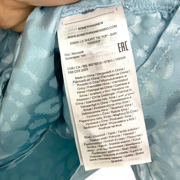 Something New Mia Satin Long Sleeve Wrap Top Blue Size Large NWOT $40 MSRP - Picture 6 of 8